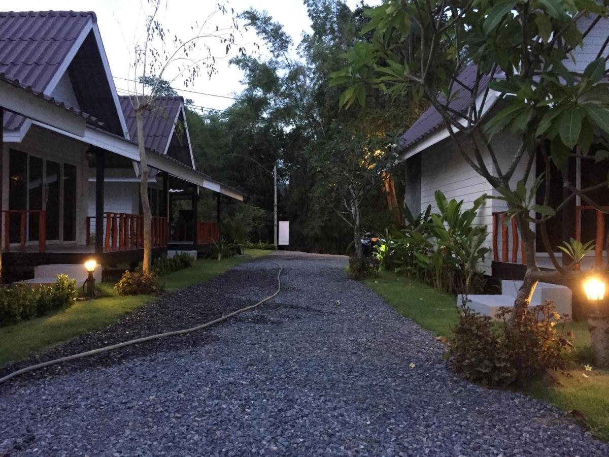 All At Sea Beach Resort Баан Тай Экстерьер фото